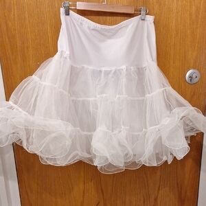 Polyester white petticoat